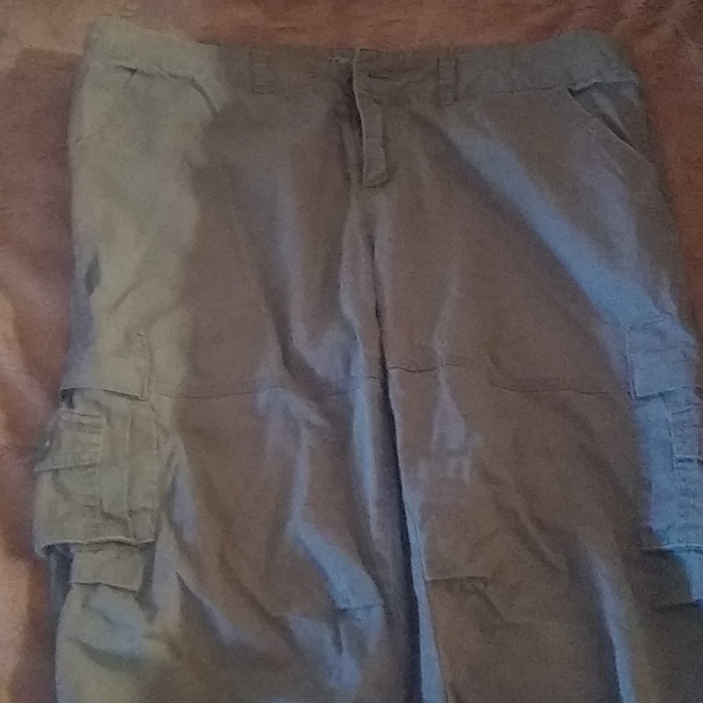 Forever 21 Cargo Pants. Size Large.